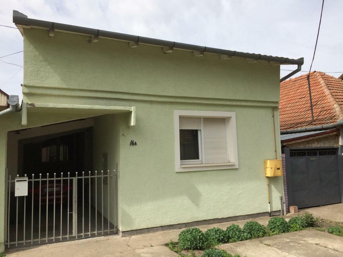 Apartman Melody Sombor Exterior photo